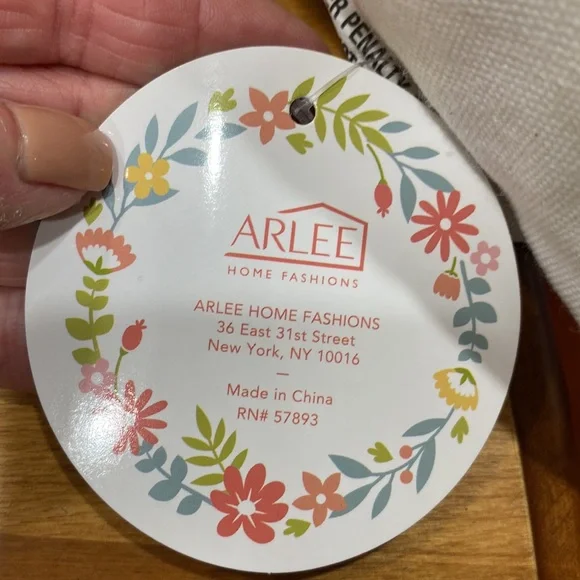 NWT.  Spring dogs, 18’ X 18”, throw pillow. - Picture 8 of 11